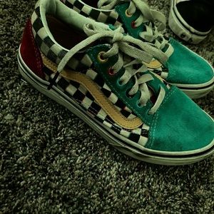 Vans checkered girls